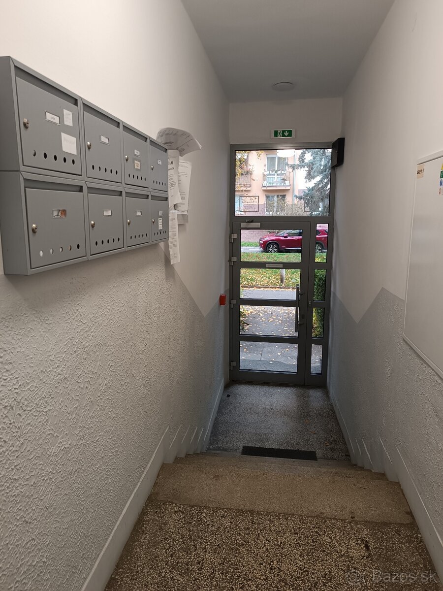 Na predaj 3-izbový byt Bratislava,Nivy - 18