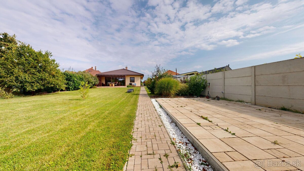 Na predaj priestranný rodinný dom v Slovenskej Novej Vsi - 18