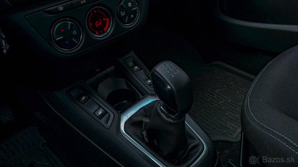 Peugeot 301 1.2 PureTech Allure - 18