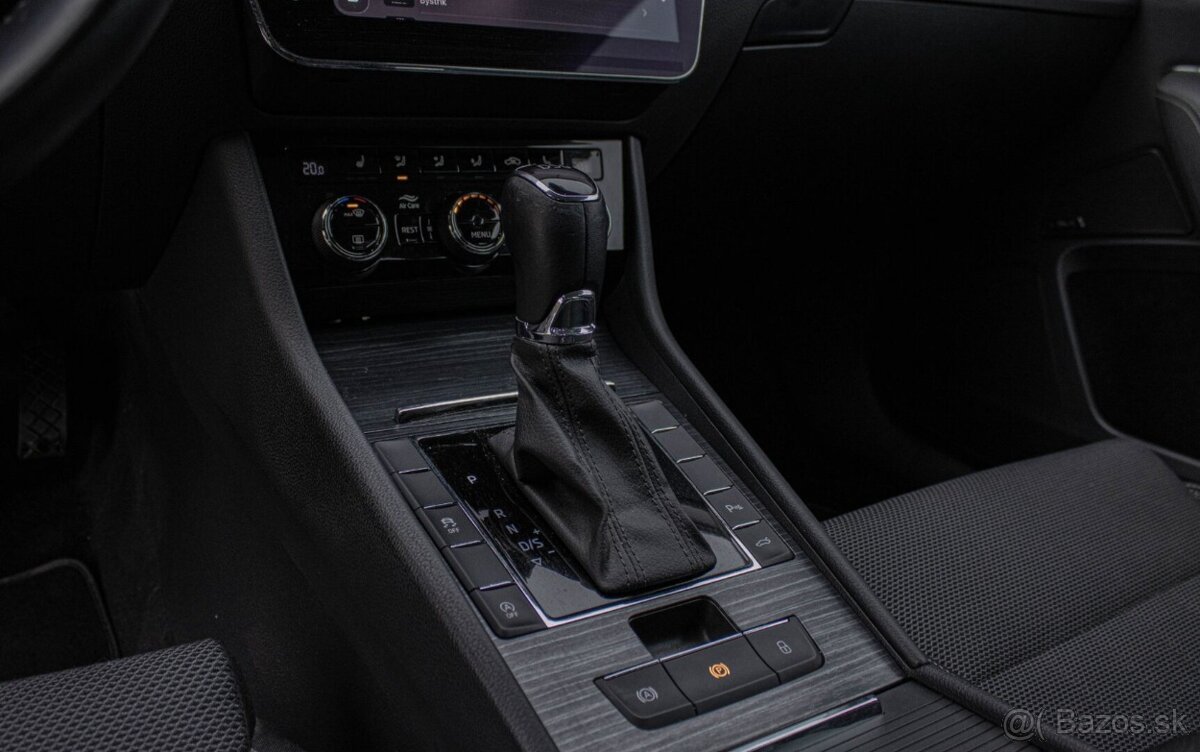 Škoda Superb 2.0 TDI 2021 - 18