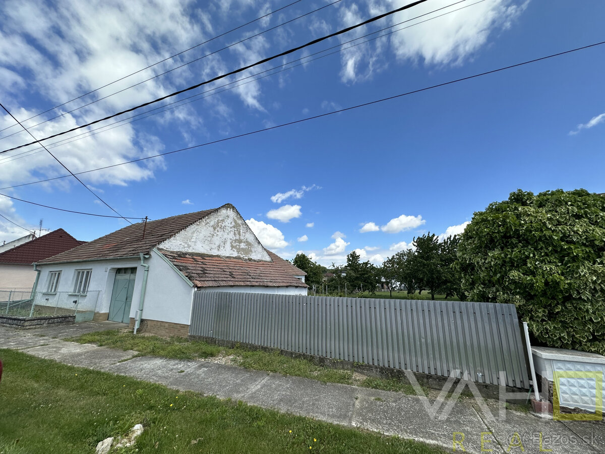 Rodinný dom s veľkým pozemkom a potenciálom – Siladice - 18