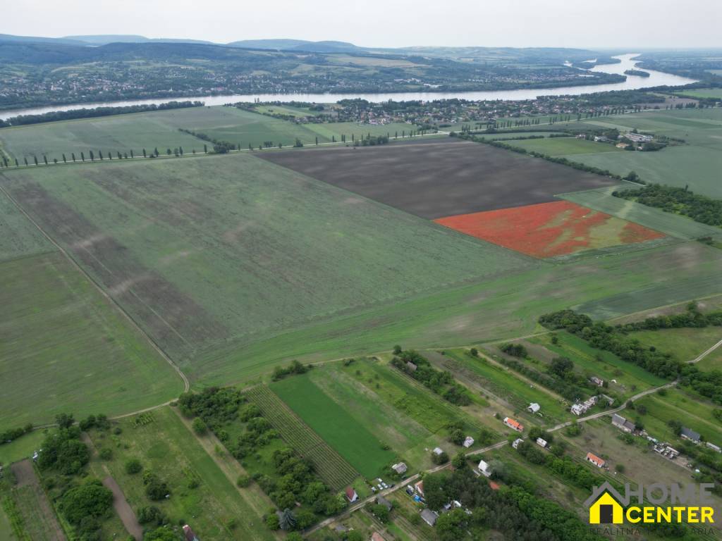 NA PREDAJ POSCHODOVÁ CHATA S VYNICOU A VÍNNOU PIVNICOU NEĎAL - 18