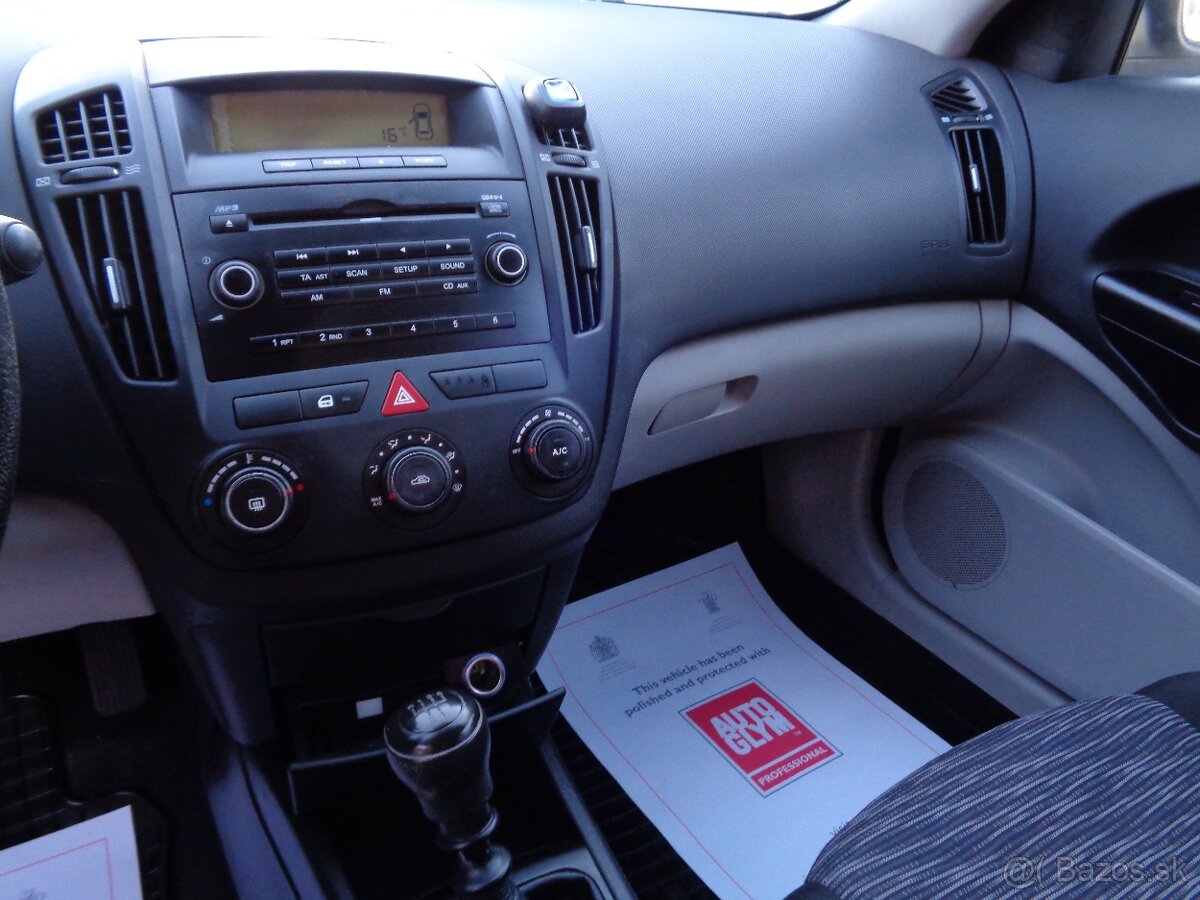 KIA Cee’d 1.6 CRDi VGT LX - 18