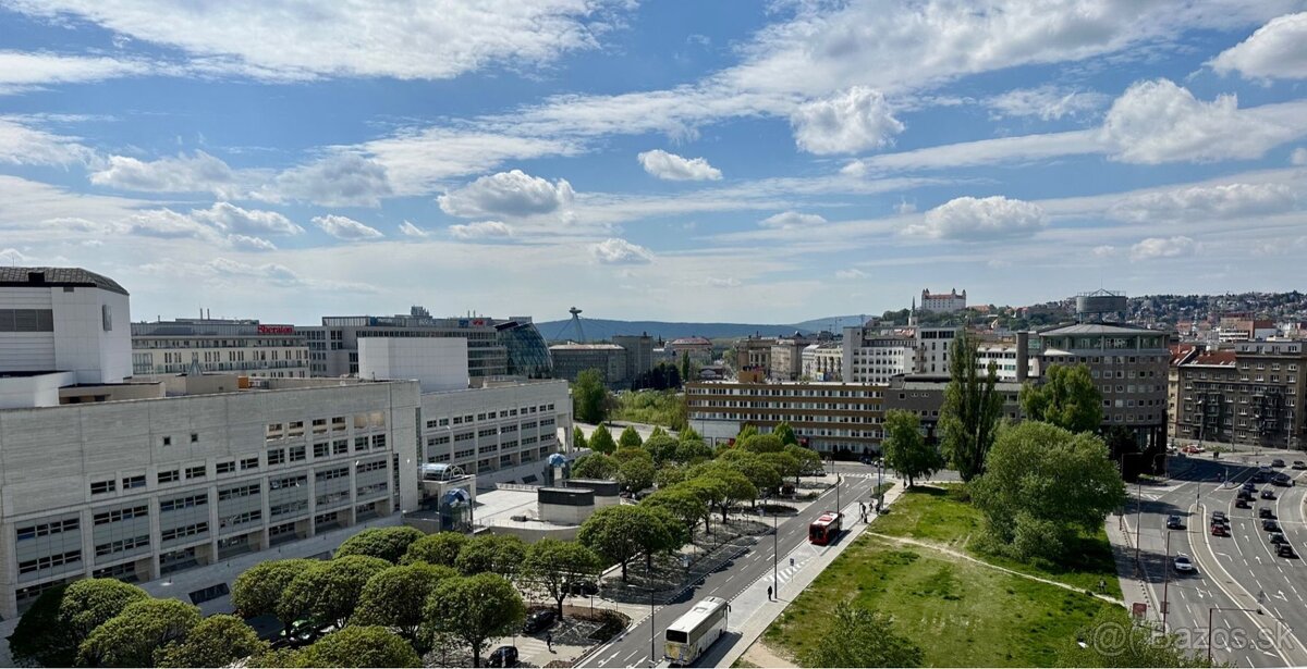 Prenájom 4 izbový byt na Landererovej ulici Bratislavy. - 18