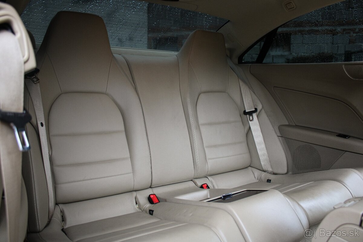 Mercedes-Benz E trieda Kupé 200 BlueEFFICIENCY 7G - 18