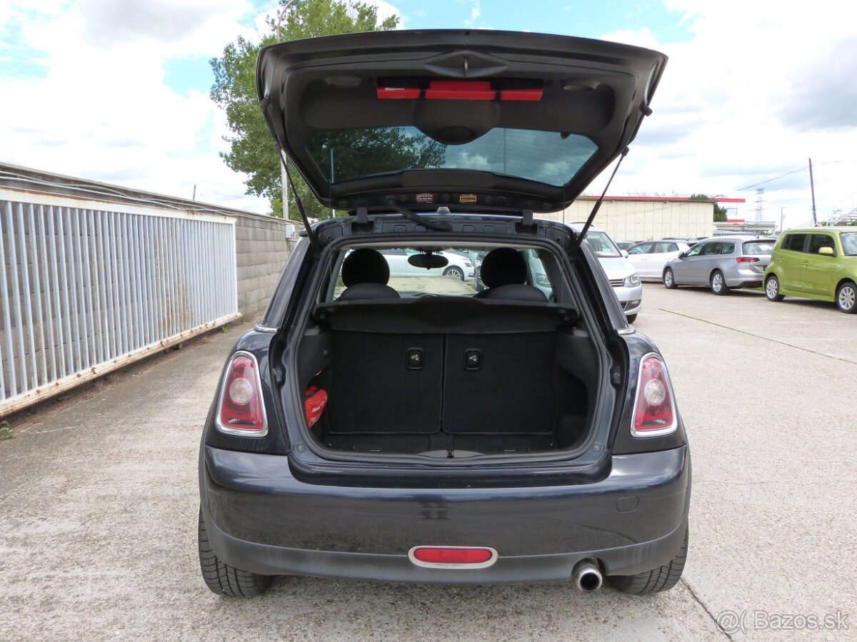 Mini One 1,4i 70kW M6 panoráma - 18