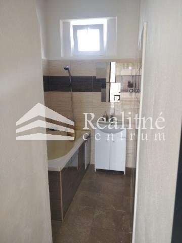 Ponúkame priestranný RD vo Veľkom Ďure - 18