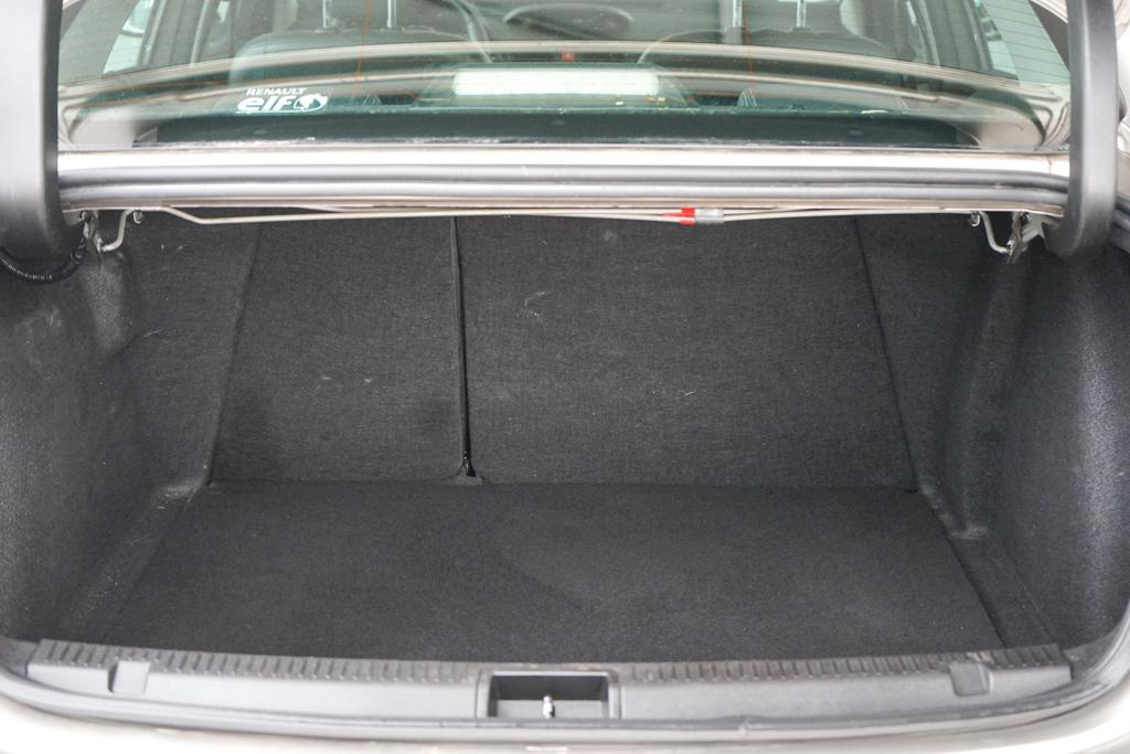100- RENAULT Fluence 2010 benzín 1.6i 81kw - 18