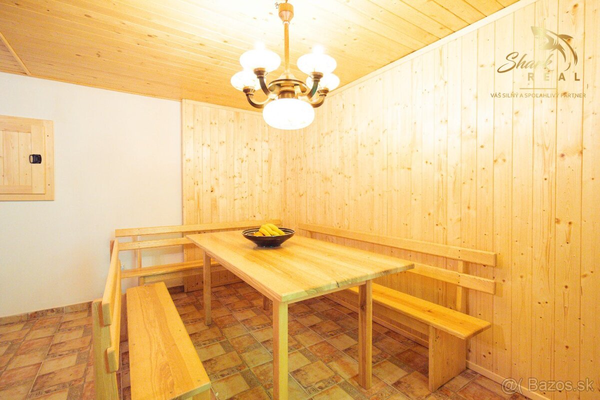 REZERVOVANÉ Čarovná chata uprostred prírody s tečúcim poto - 18