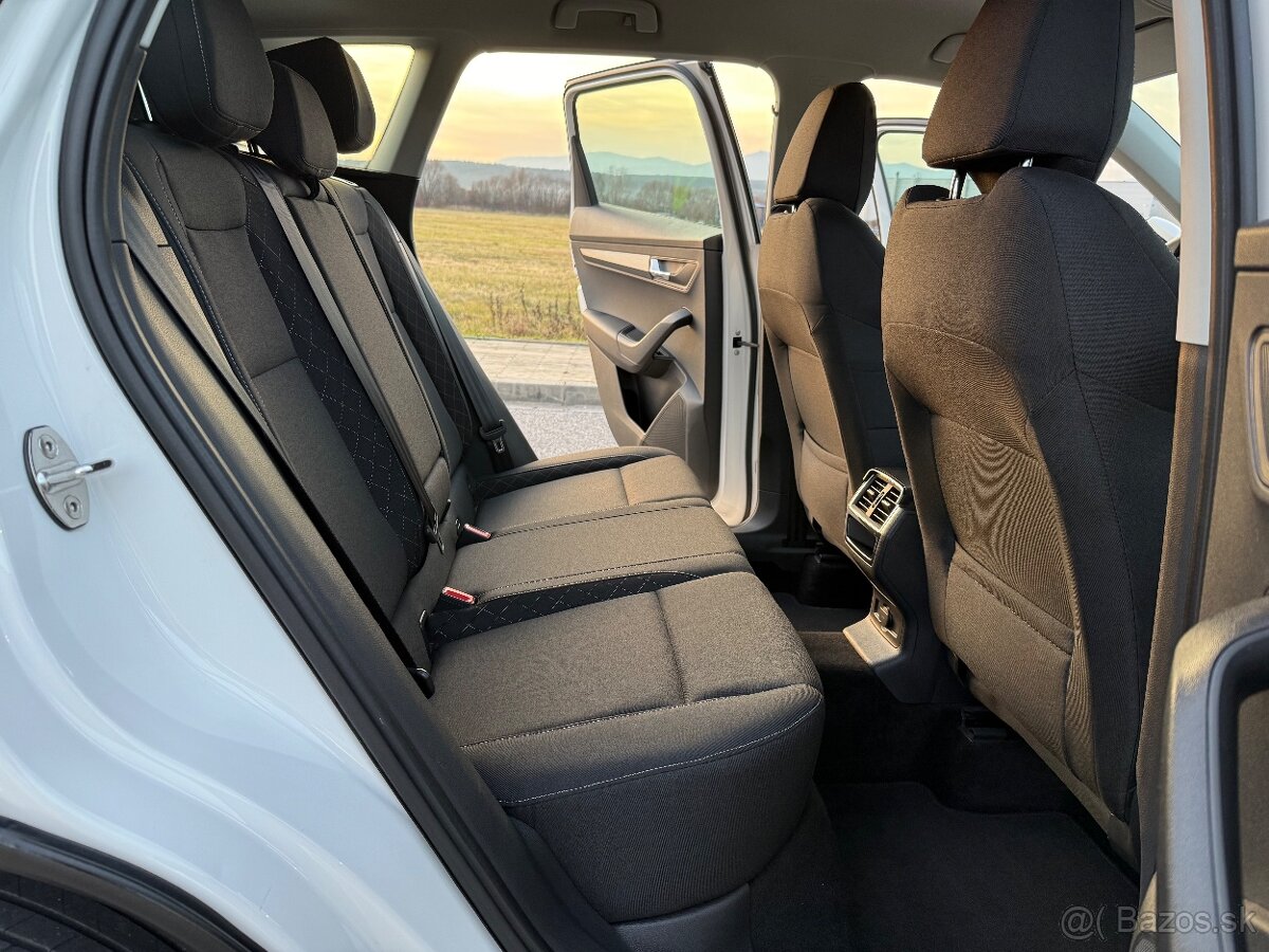 Škoda Karoq benzín Virtual cocpit - 18