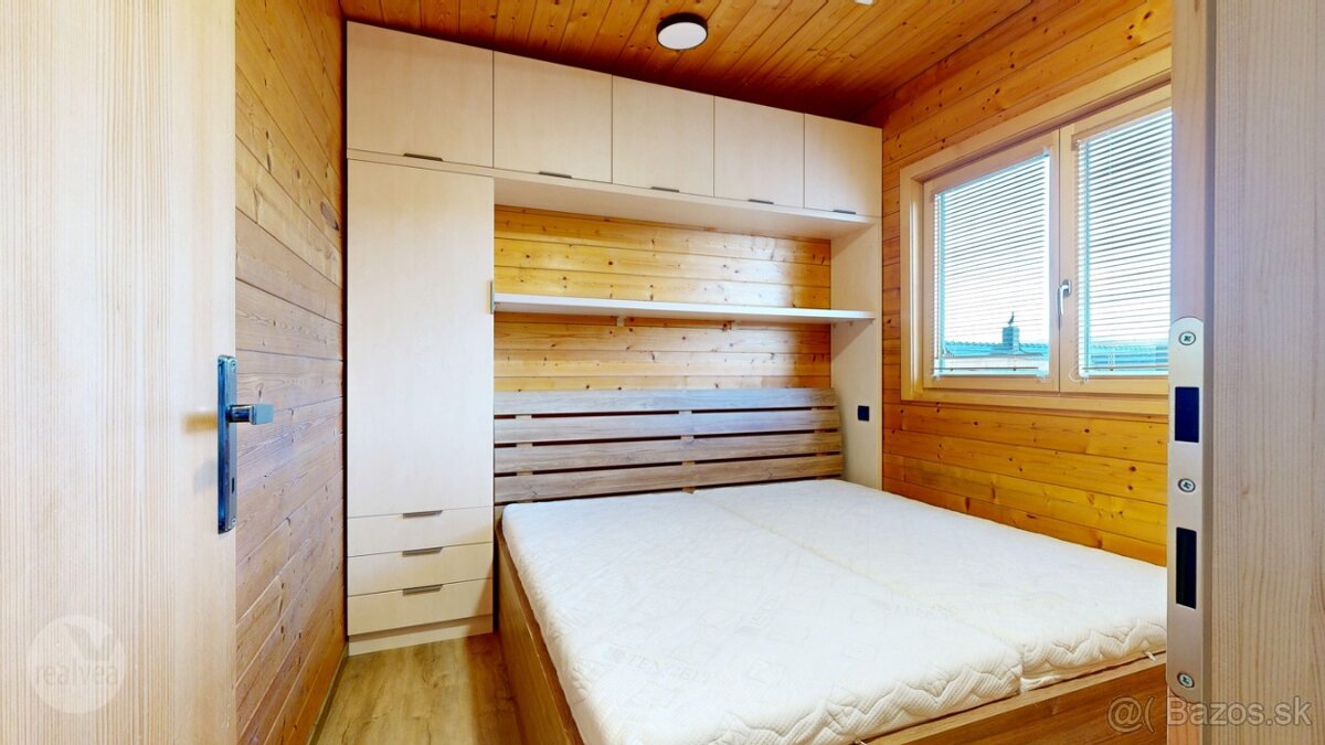 Stavebný pozemok so základovou doskou a moderným domčekom - 18