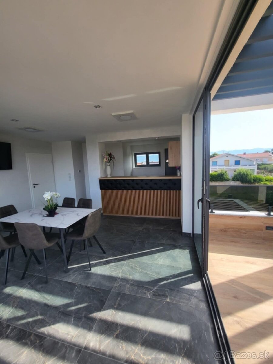 Vila s bazénom na predaj v centre ostrova Vir, Chorvátsko - 18