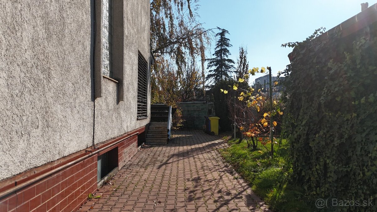 RD s 2 bytovými jednotkami - 170m2, Odbojárska ulica - 18