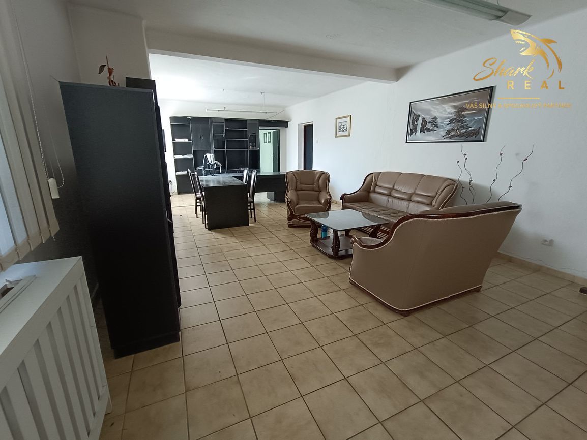 Administratívna budova - 18