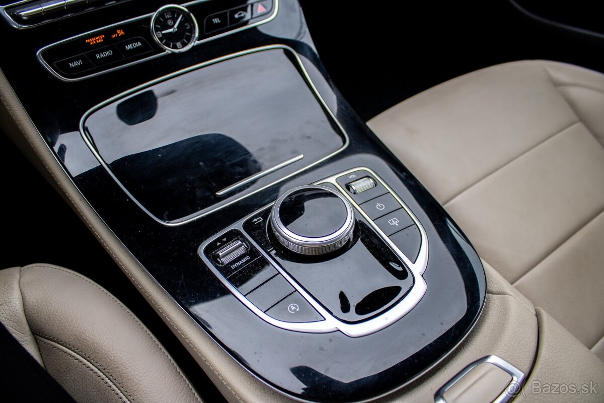 Mercedes-Benz E trieda Sedan 220 d 4MATIC - 18