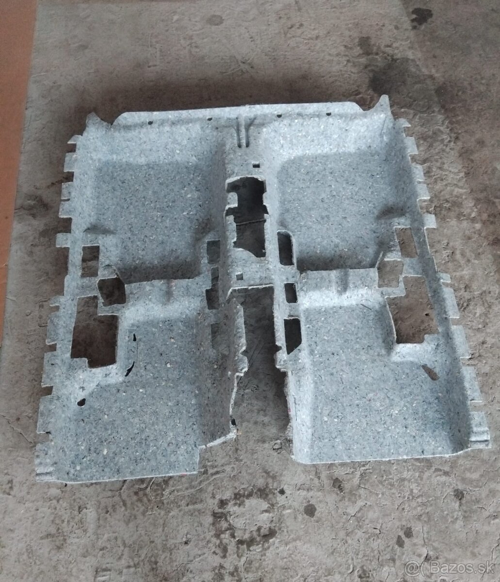 rozpredám interiér Superb 2 - 18