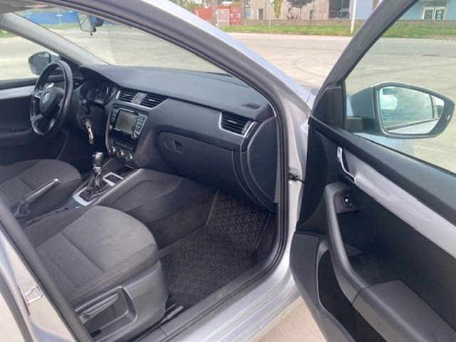 Škoda Octavia combi 1.6 TDI, 2016, 81kW, NAVI - 18