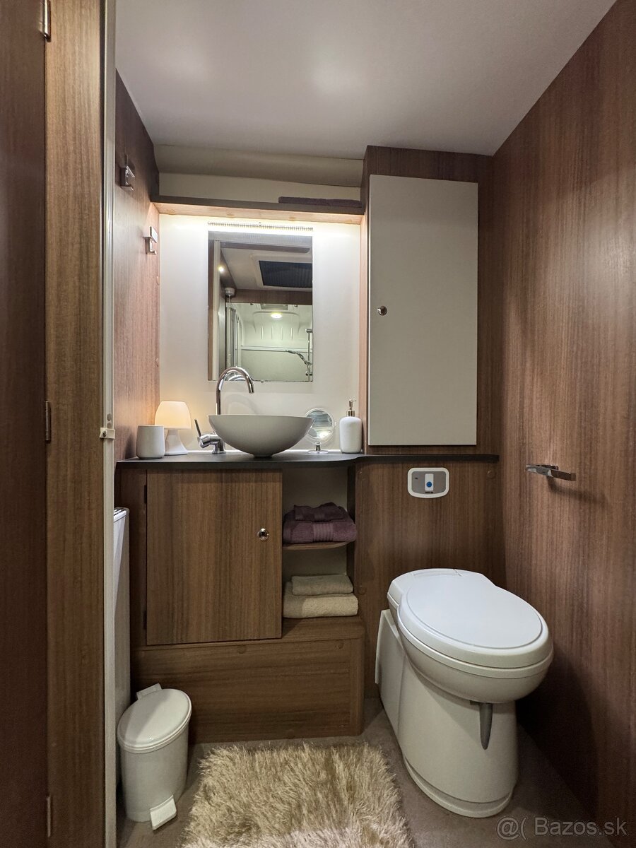 🔱 Anglicky karavan Bailey Unicorn Segovia rok 2018/19 | A - 18