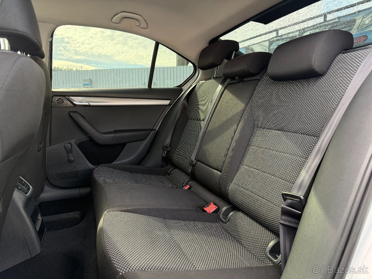 Škoda Octavia 1.6 TDI Ambition DSG - 18
