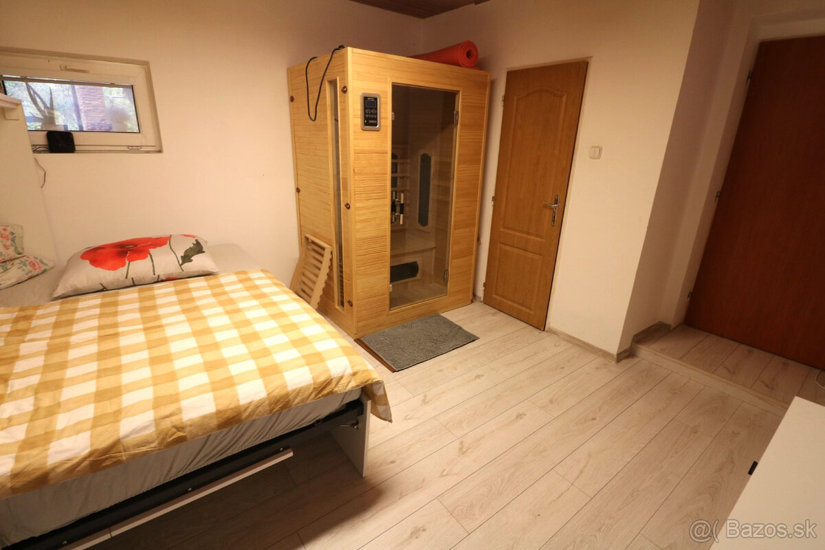 PREDAJ RODINNÝ DOM S BAZÉNOM A PRIESTOROM NA PODNIKANIE - 18