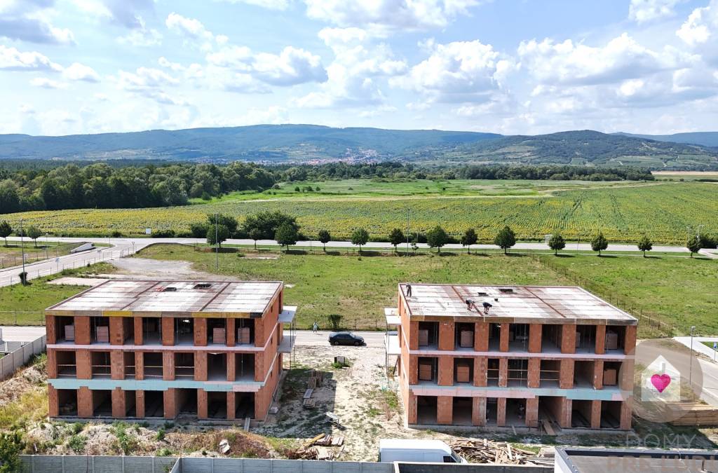 3i. BYT - 74 m2 + 17,5 m2 balkón, TEP. ČERPADLO, KLIMATIZÁCI - 18