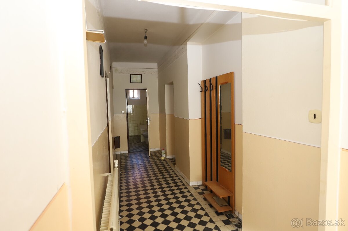 4 izbový rodinný dom s garážou v obľúbenej lokalite "západ - 18