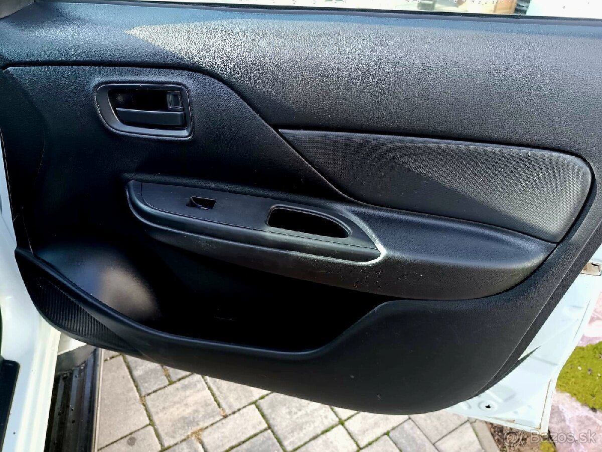 MITSUBISHI L200 - PREDAJ AJ NA SPLÁTKY - 18