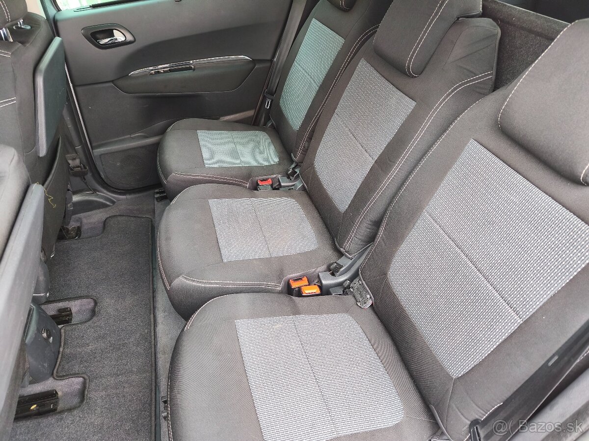 Peugeot 5008 1.6 HDI 7miestne - 18