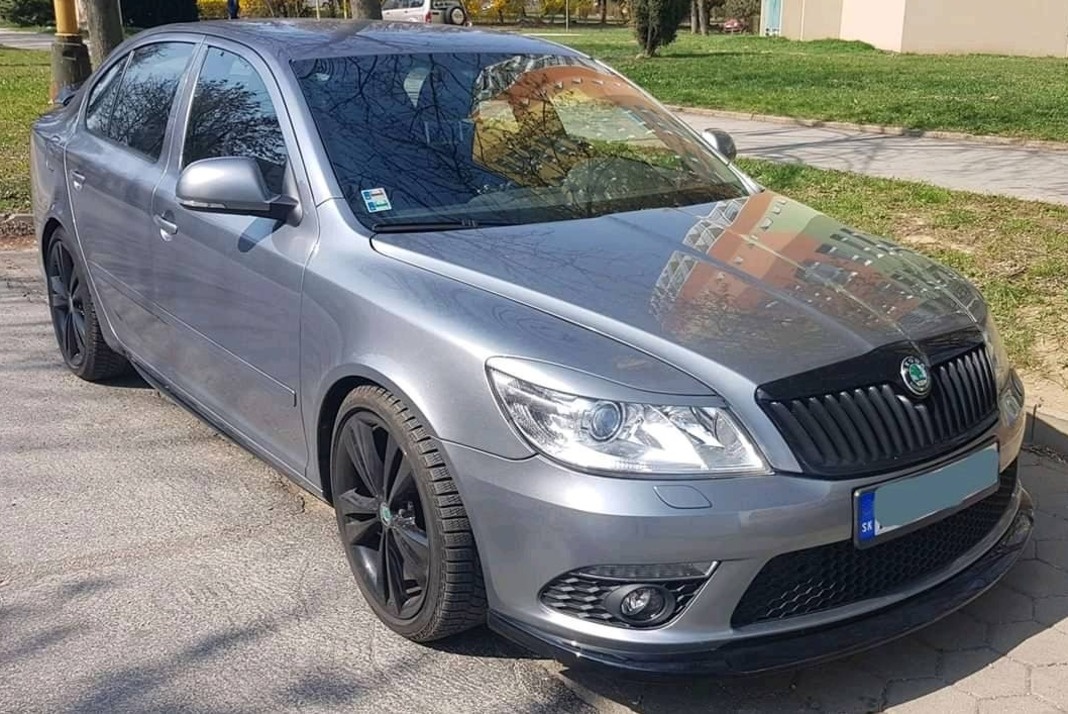 MRACITKA SKODA OCTAVIA 2 FL - 18
