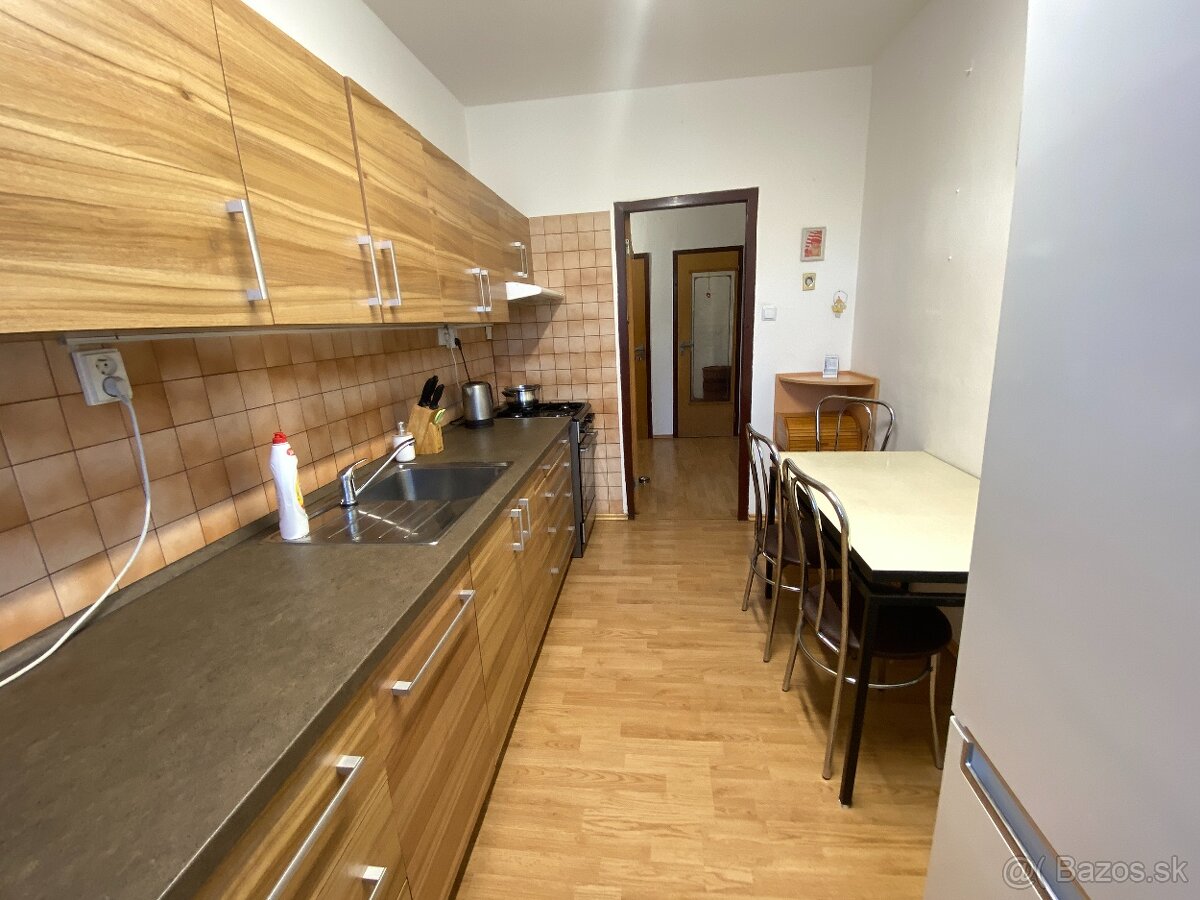 Predaj 4-izbový byt + veľký balkón M-laborce - 18