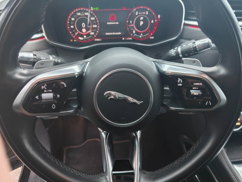 Jaguar f-pace 2.0d i4 d165 mhev s awd a/t - 18