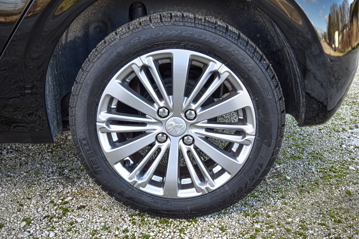 Peugeot 208 1.6 HDI Allure - 18