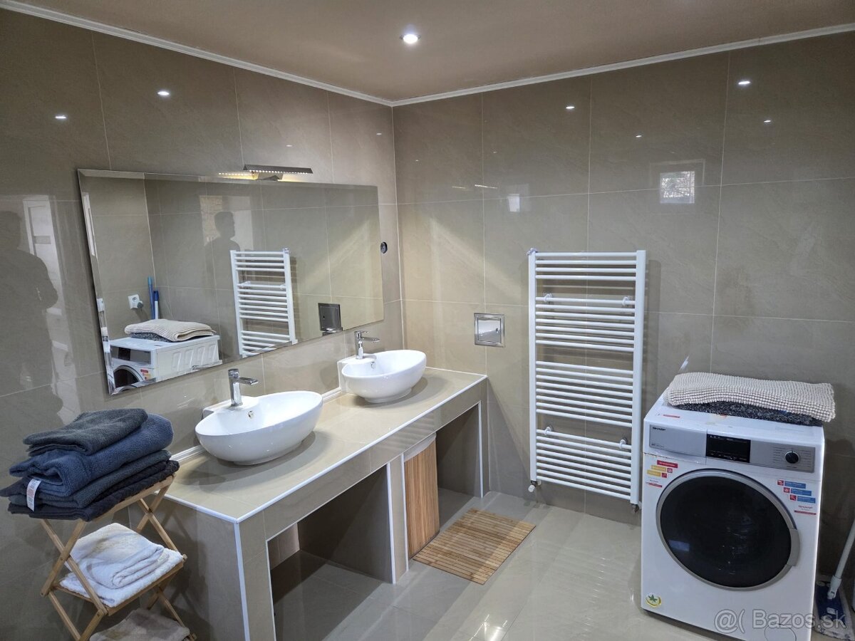 Zrekonštruovaný dom s krásnym interiérom- ihneď k bývaniu - 18