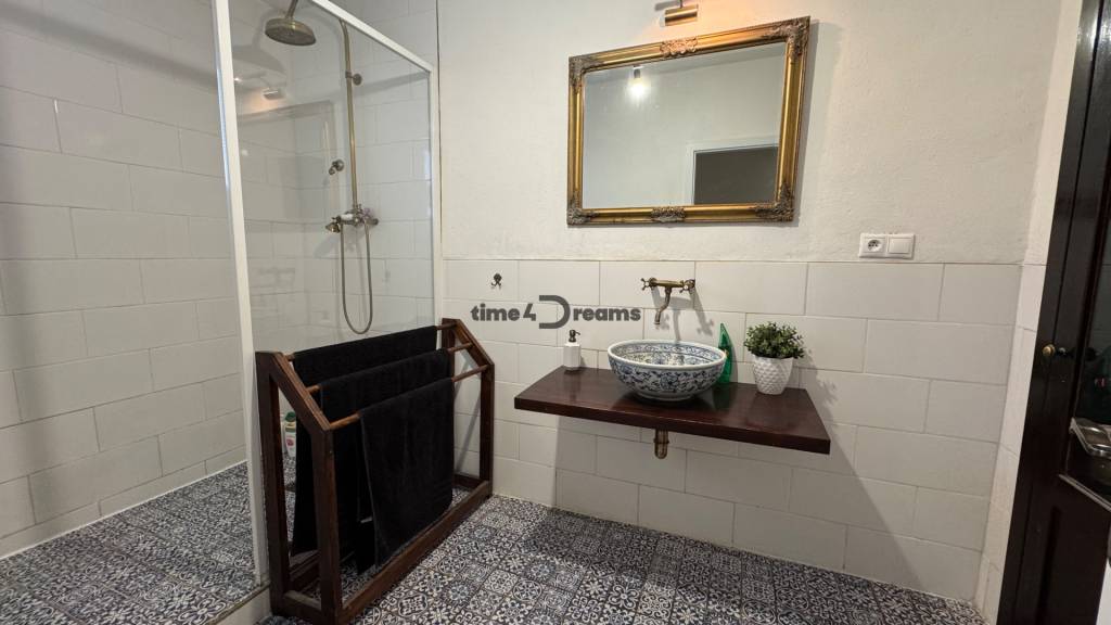 NA PREDAJ 9 izbový rodinný dom v obci Cabaj Čápor - 18