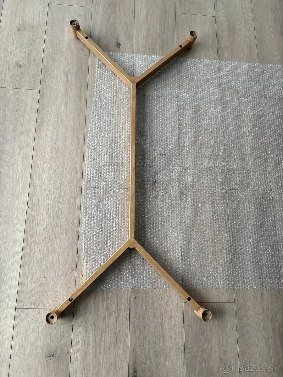 Jedálenský stôl - 18