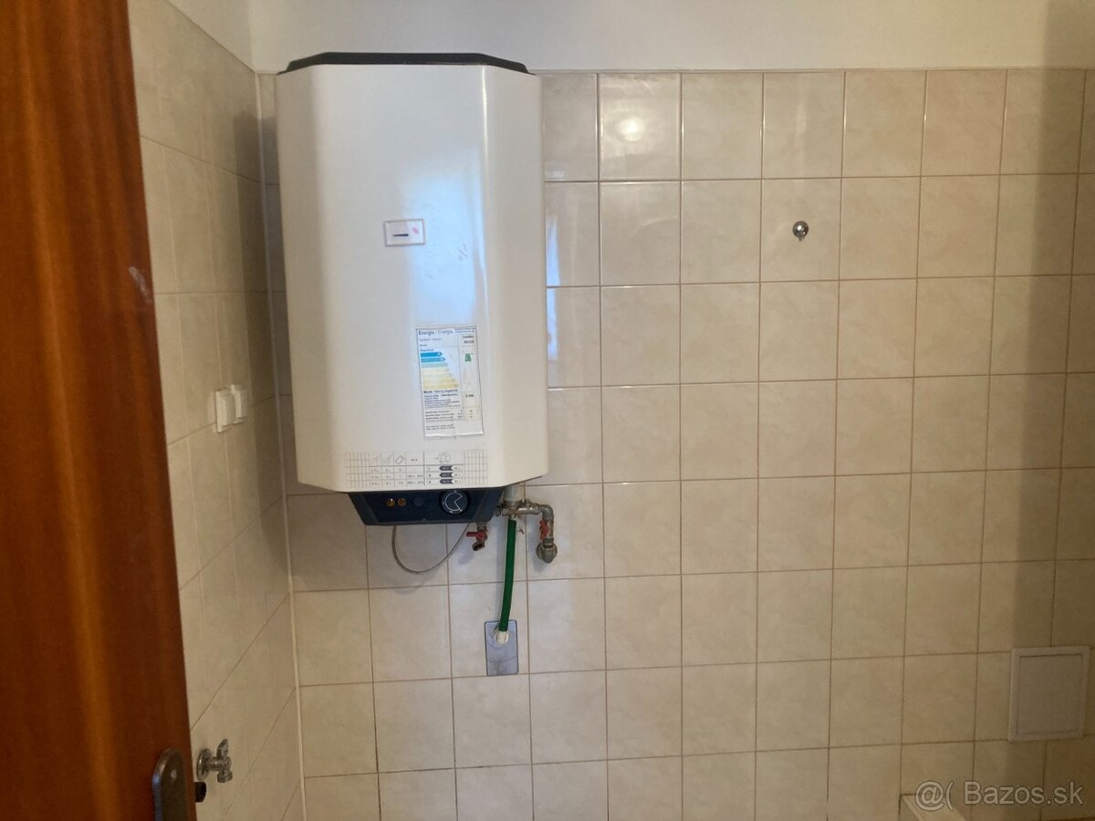 Podnikateľský objekt - 18