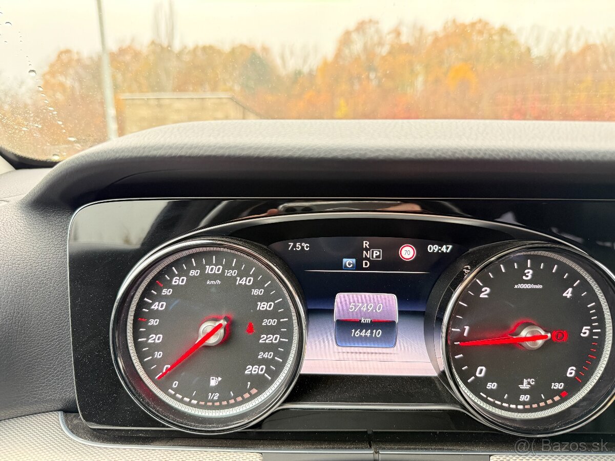 E220d combi, AMG line, panorama, premium Burmester audio - 18