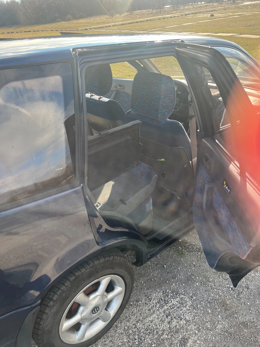 Predám Suzuki Swift - r. v. 2002 - 18