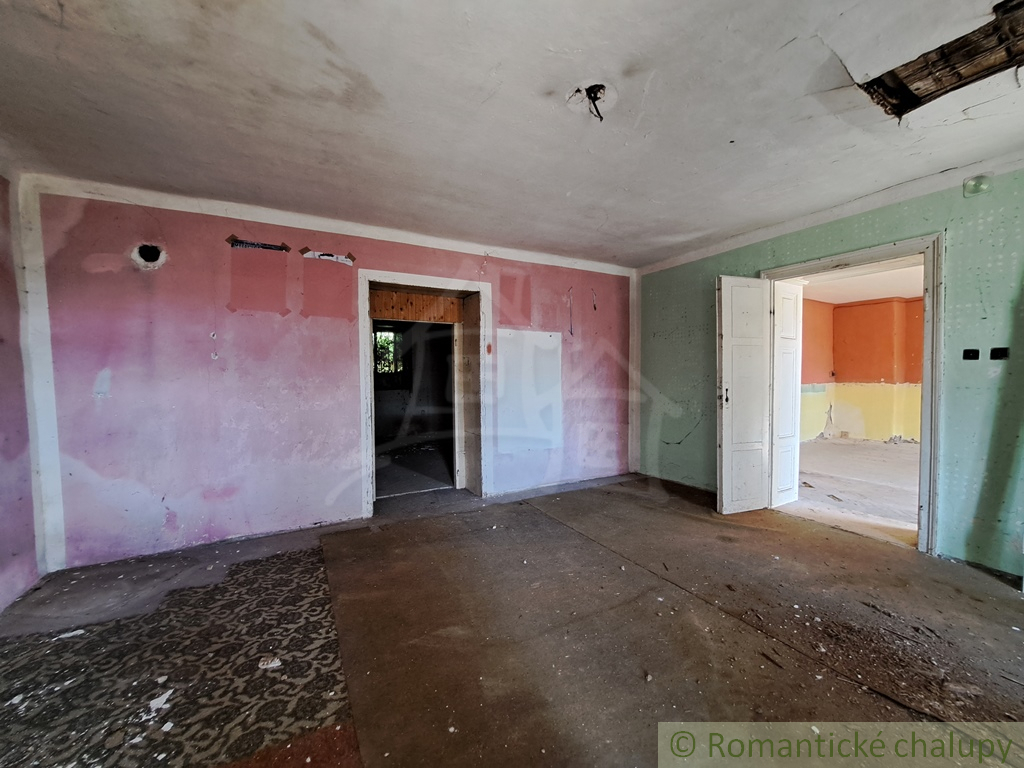 Historická kúria v obci Hruboňovo čaká na nový život - 18