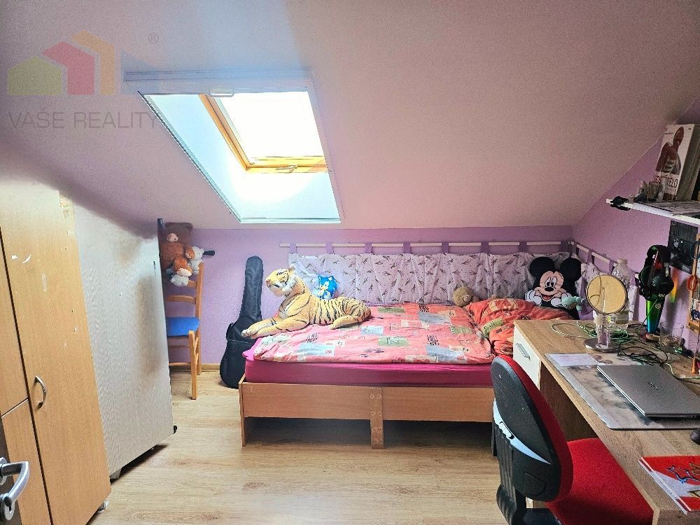 RODINNÝ DOM - PODLUŽANY - 4 IZBOVÝ -148 M2 NA POZEMKU 1049 M - 18