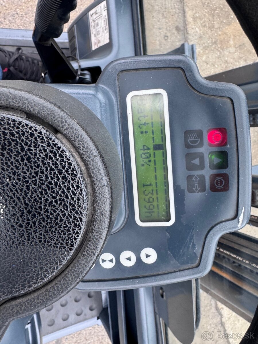 Vysokozdvižný vozík Jungheinrich 1,3t AKU triplex - 18