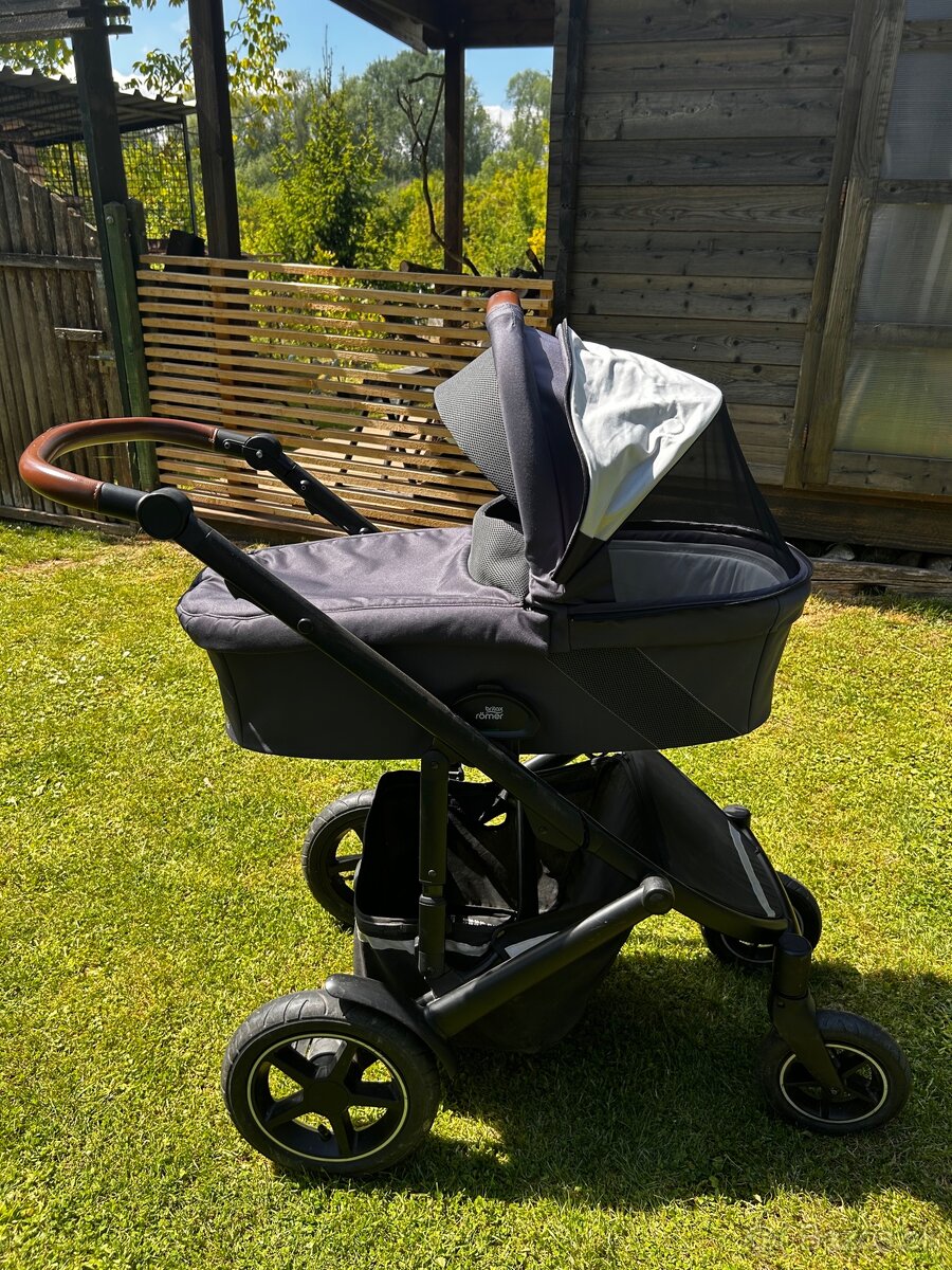 Dvojkombinácia Britax Romer Smile 3 + autosedačka - 18