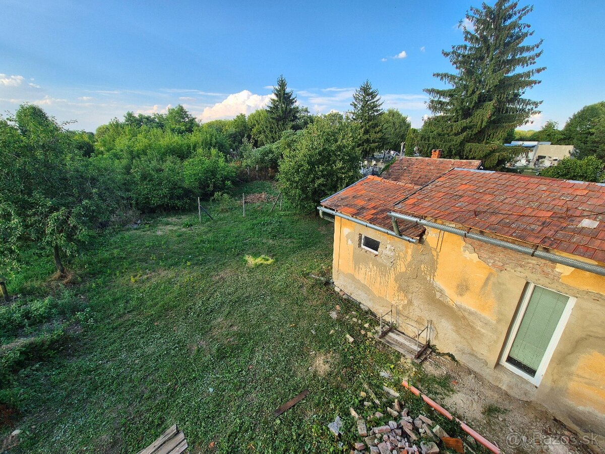 Priestranný bytový dom na predaj v obci Pohronský Ruskov - 18