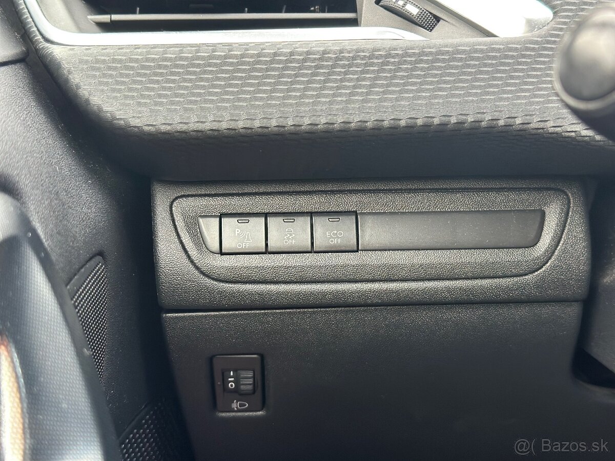 PEUGEOT 2008 1.6 HDI MANUÁL 73kW - 18