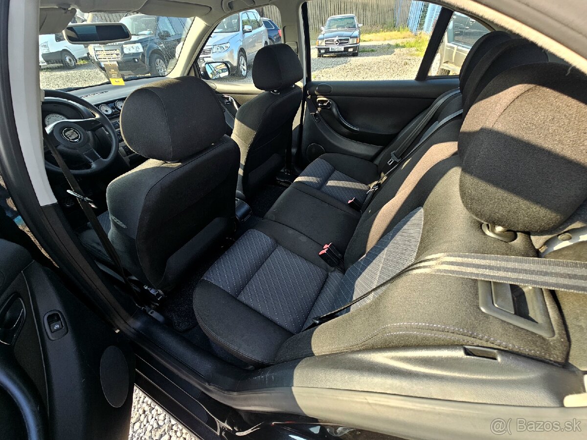 Seat Leon 1.8 Turbo Top Sport Rezervované - 18