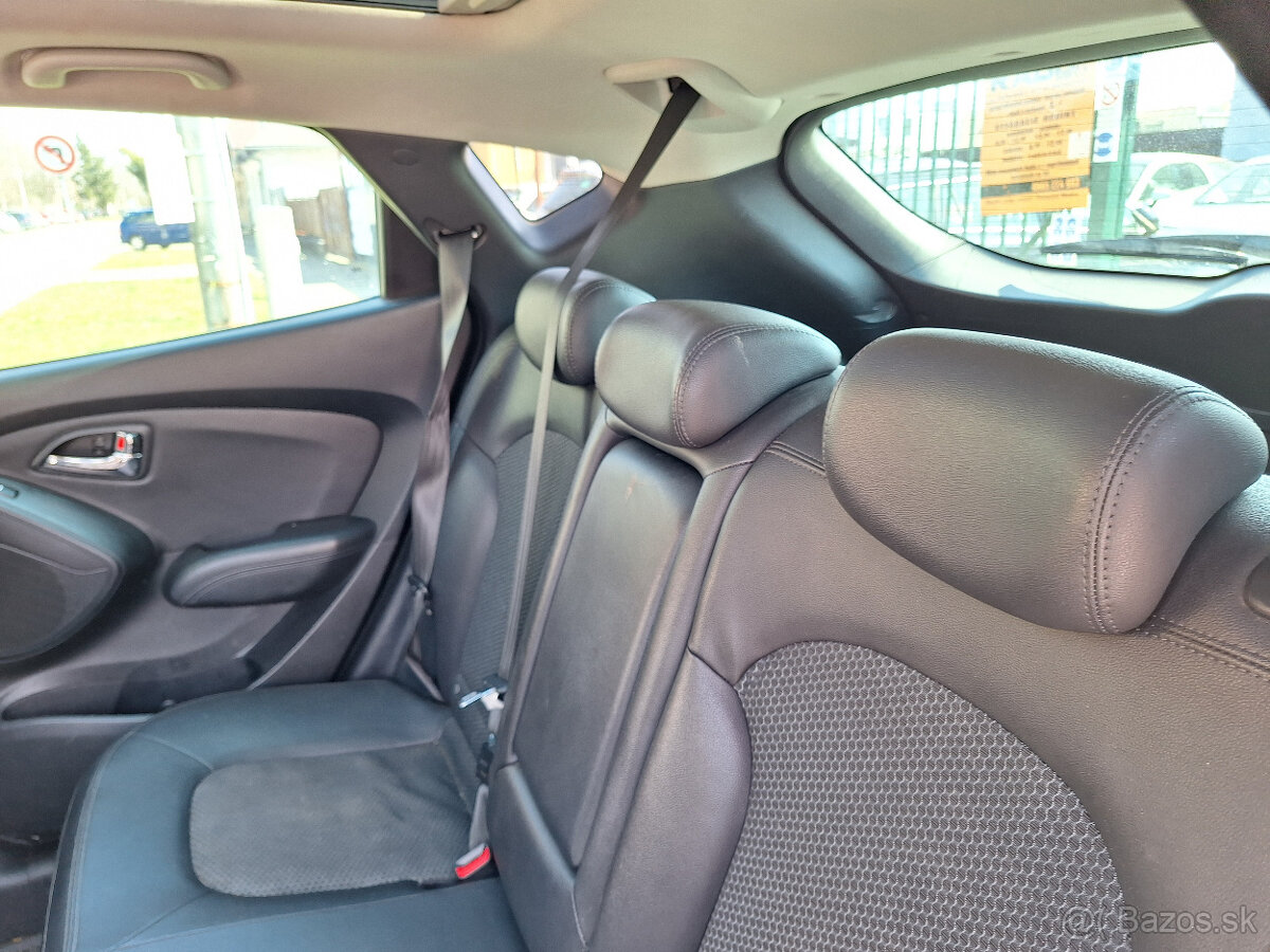 Hyundai ix35 2.0 CRDi VGT Style 4x4 - AJ NA SPLÁTKY - 18