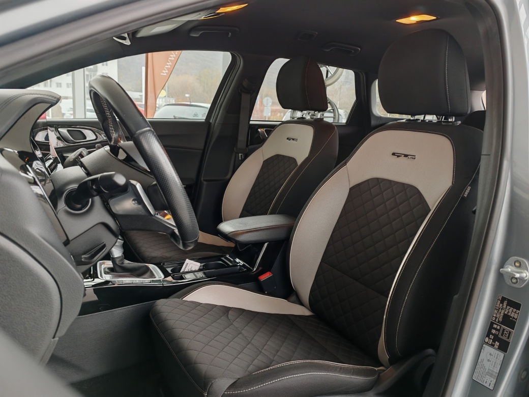 Kia Ceed SW 1.6 CRDi 136k GT-Line A/T/ AJ NA SPLÁTKY/ - 18