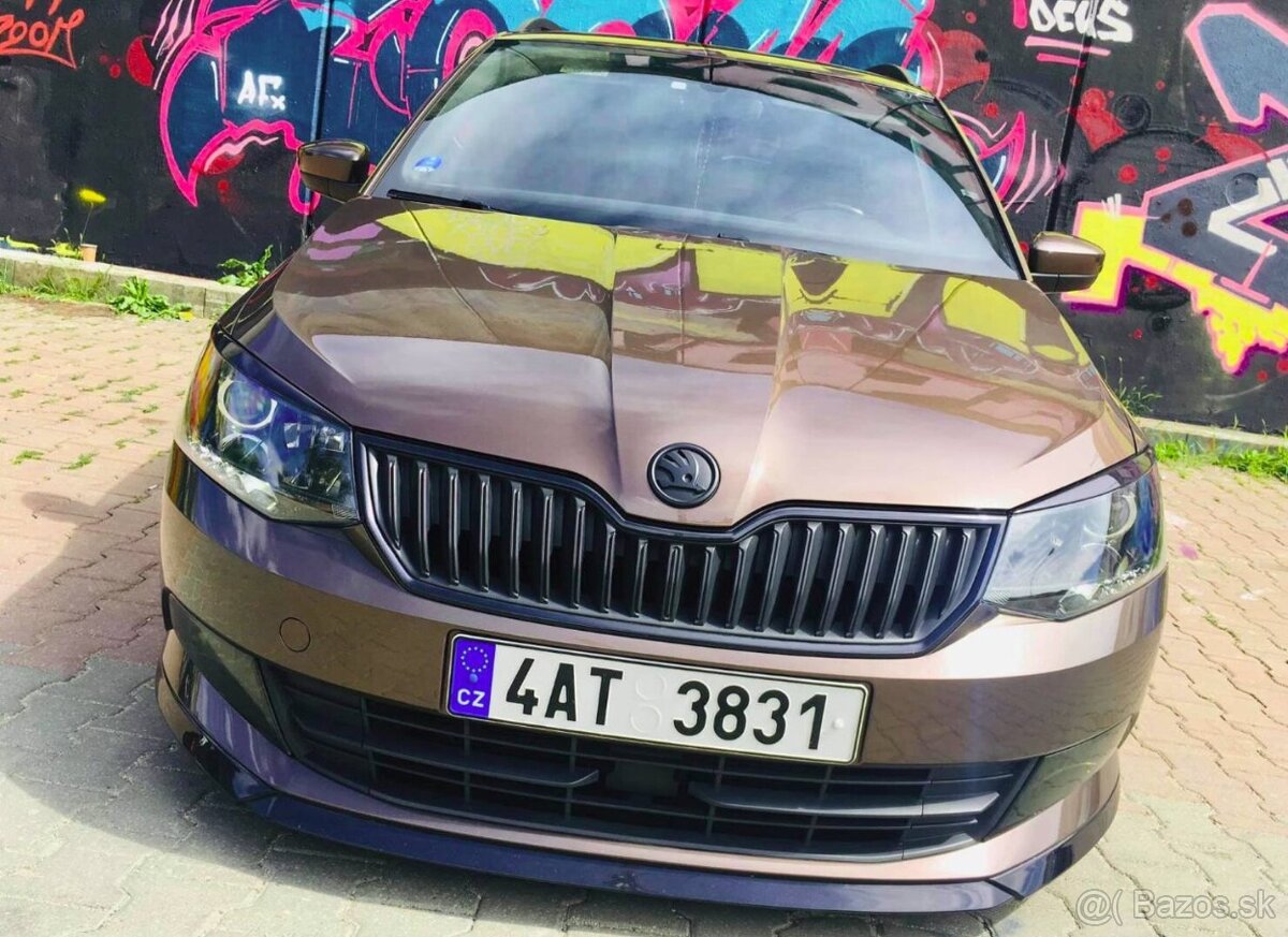 Skoda čierny znak čierne loga emblemy - 18