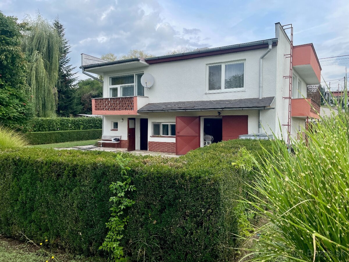 Rodinný dom 230m2 + pozemok 13a - 18