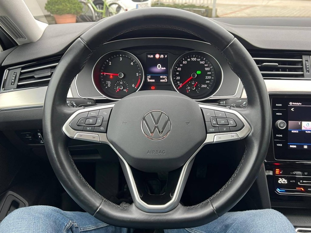 Volkswagen Passat 2.0 TDI Elegance DSG - 18